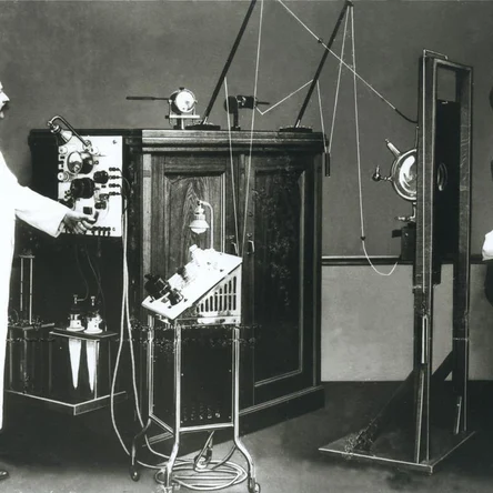 Когда появился первый рентген-аппарат?